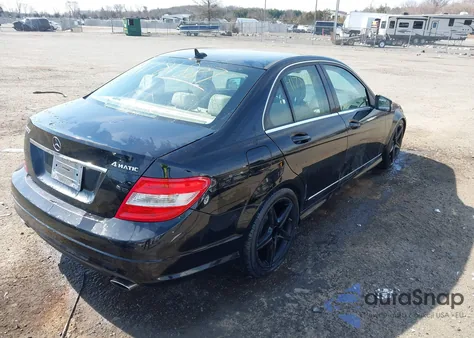 2010 Mercedes-Benz C-Class из США, поврежденный, VIN WDDGF8BB6AF430632